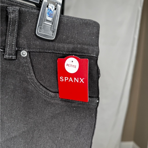 🆕 NWT Spanx Ankle Skinny Jeans Size Medium Petite in Clean Black - Picture 5 of 7